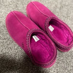Pink Tasman ugg slippers